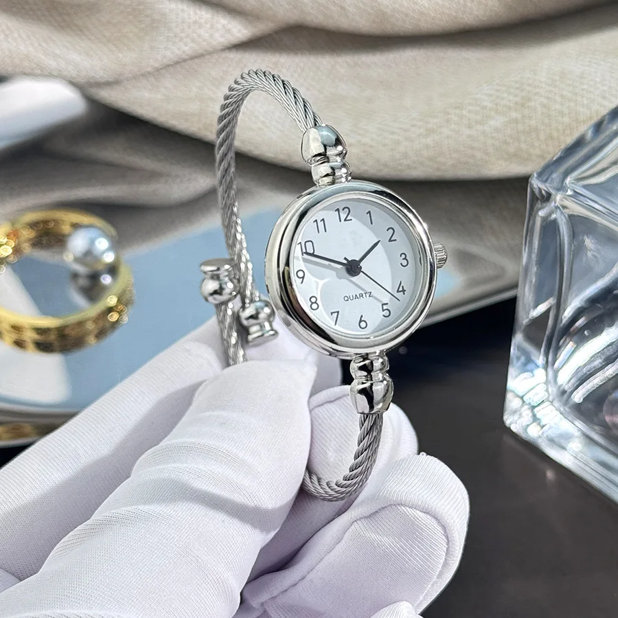 

Изысканные часы-браслет в стиле ретро, женские маленькие браслеты из веревочного сплава, круглый корпус, арабские цифровые женские кварцевые наручные часы, подарок