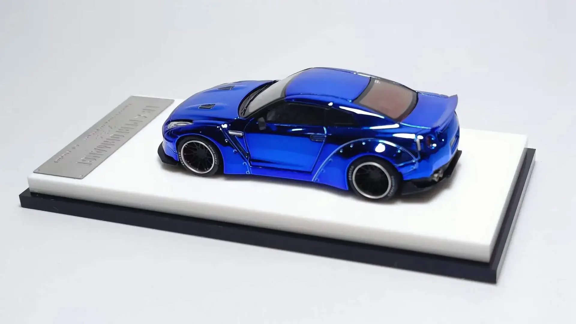 oldtime model 1:64 LB R35 Duck wing electroplated blue limited 999  Model Car