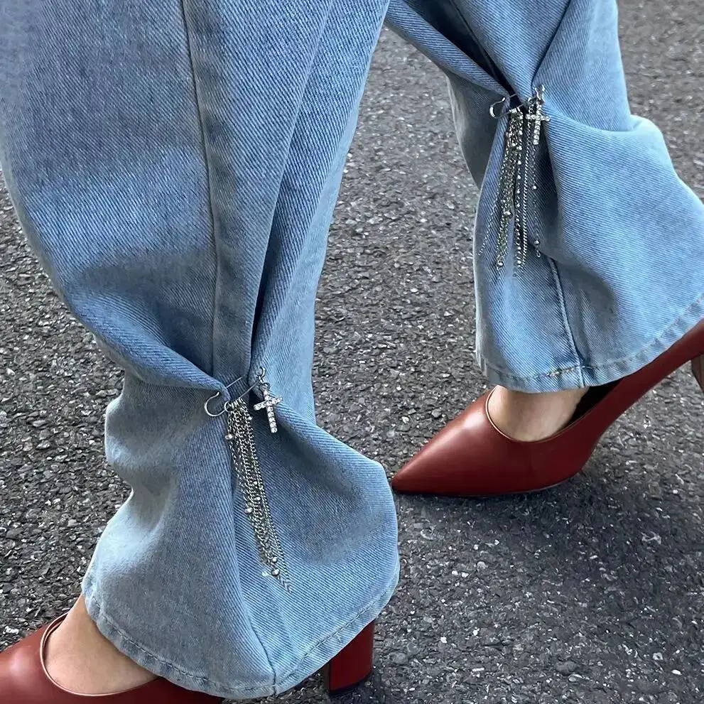 Salircon Exquisite Strass Kreuz Quasten Knöchel Kette Frauen 2025, Neue Trend Abnehmbare Jeans Brosche Kette Schmuck Zubehör