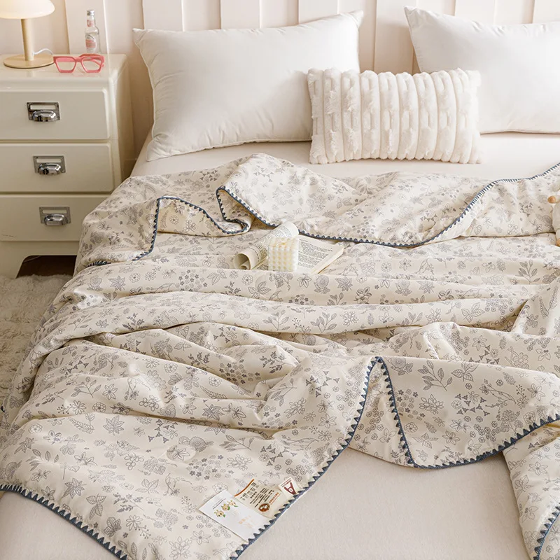 Double-Layer Cool Summer Blanket with Shell Edge Ins Style Skin-Friendly Air Condition Blanket Single Double Quilted Comforters