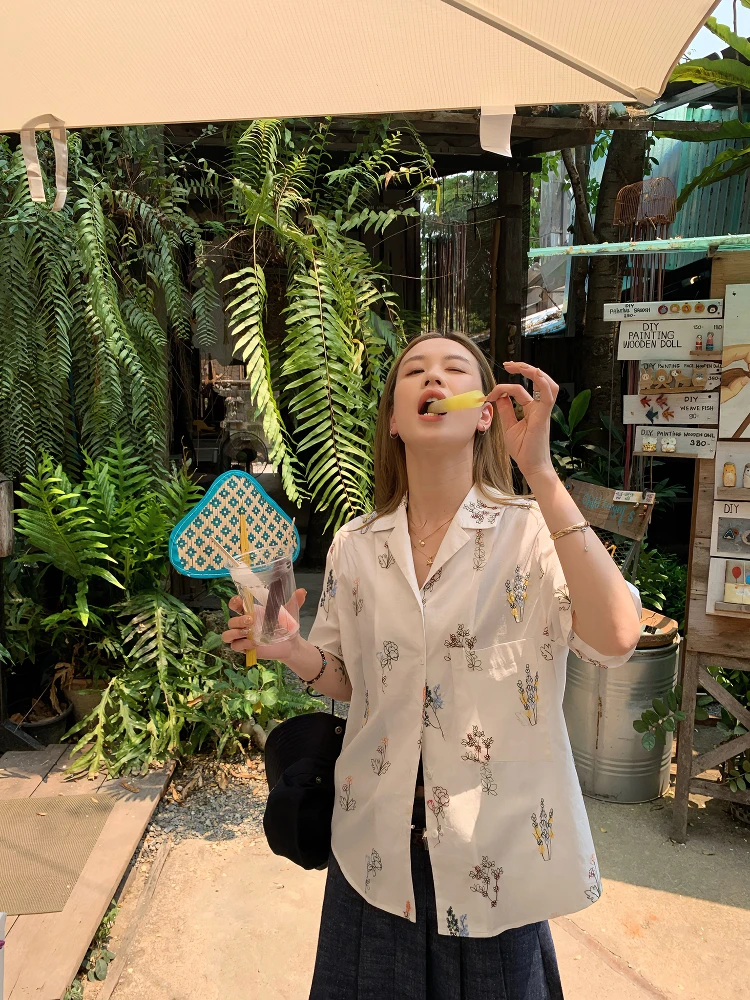 

LelyMooch Lightweight Breathable Loose ort Sve irt Floral Embroidery Turn-down Collar Women's Summer Faion irt