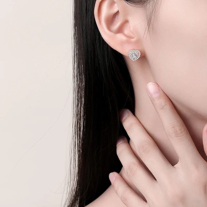 2023 NEW 925 Sterling Silver Zircons Heart Earrings Fashion Light Luxury Design Shiny Sweet Heart Jewelry Party Gift For Women