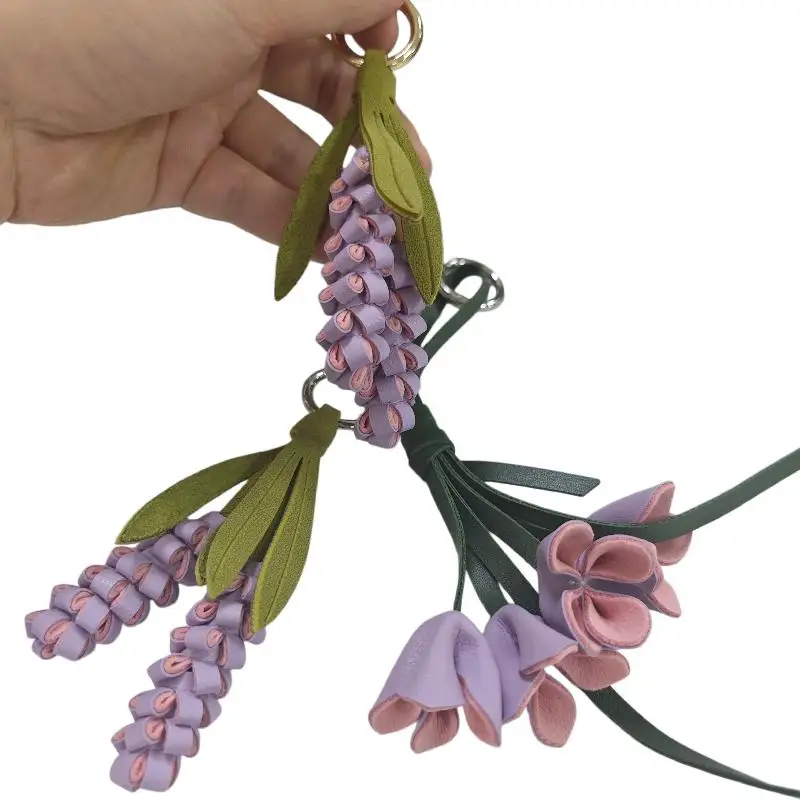 1 Stück Lila Lavendel-Osmanthus-Blumen-Schlüsselanhänger, Niedliches PU-Leder Blumen-Taschenaccessoire für Liebende/Realistische Blume/Gutes Geschenk – Detail 3