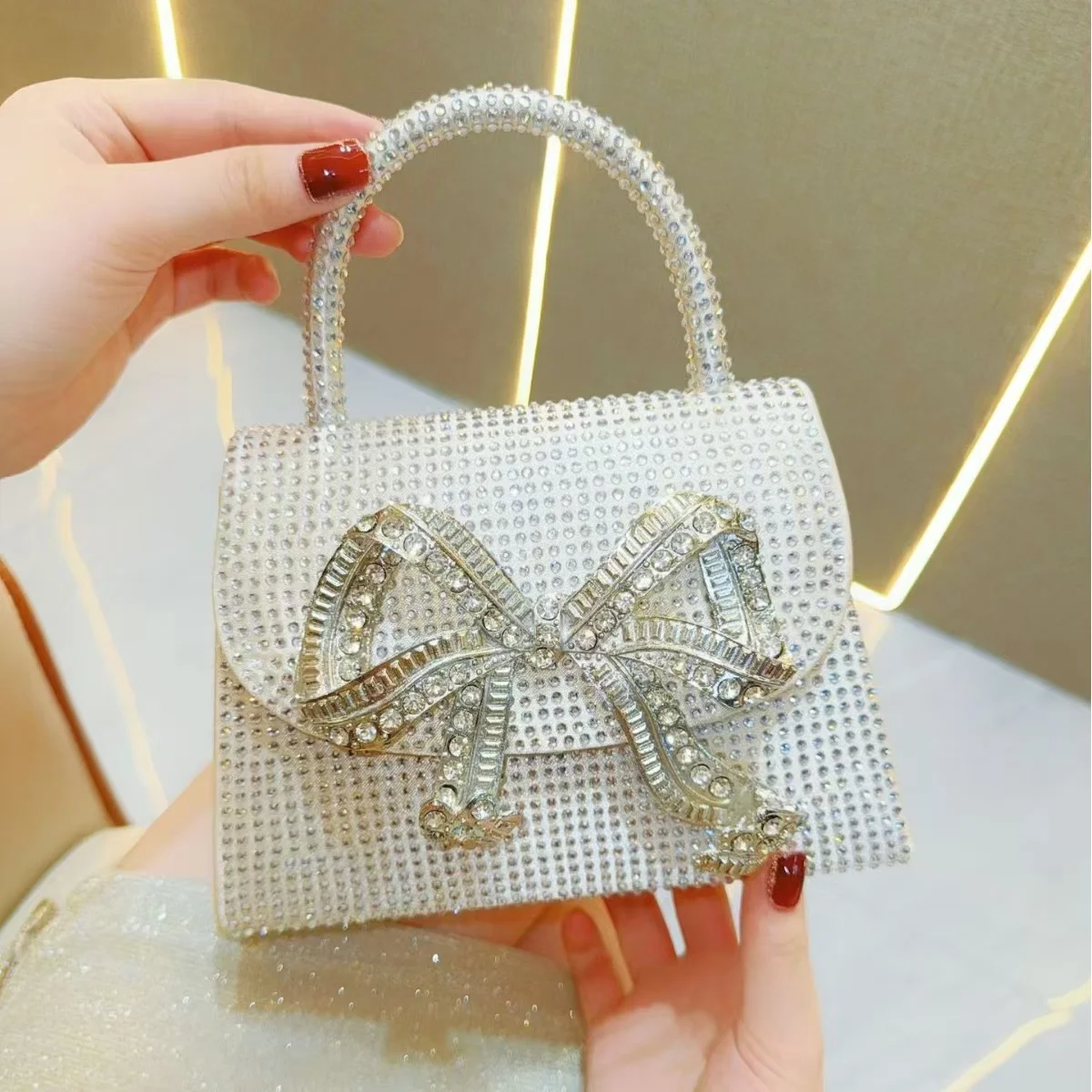 Glitter Shiny Rhinestones Diamond Metal Bow Knot Women\'s Handbag Shoulder Messenger Bag Wedding Party Clutch Purse Evening Bag