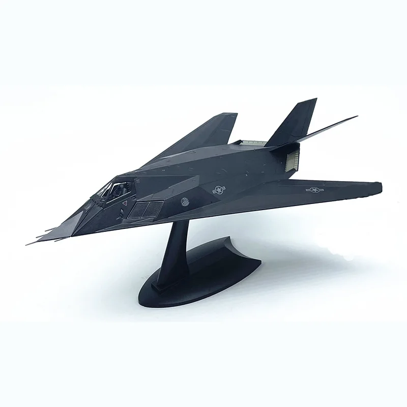 

Diecast American F-117A Militarized Combat Fighter Aircraft Alloy Model 1:72 Scale Toy Gift Collection Simulation Display