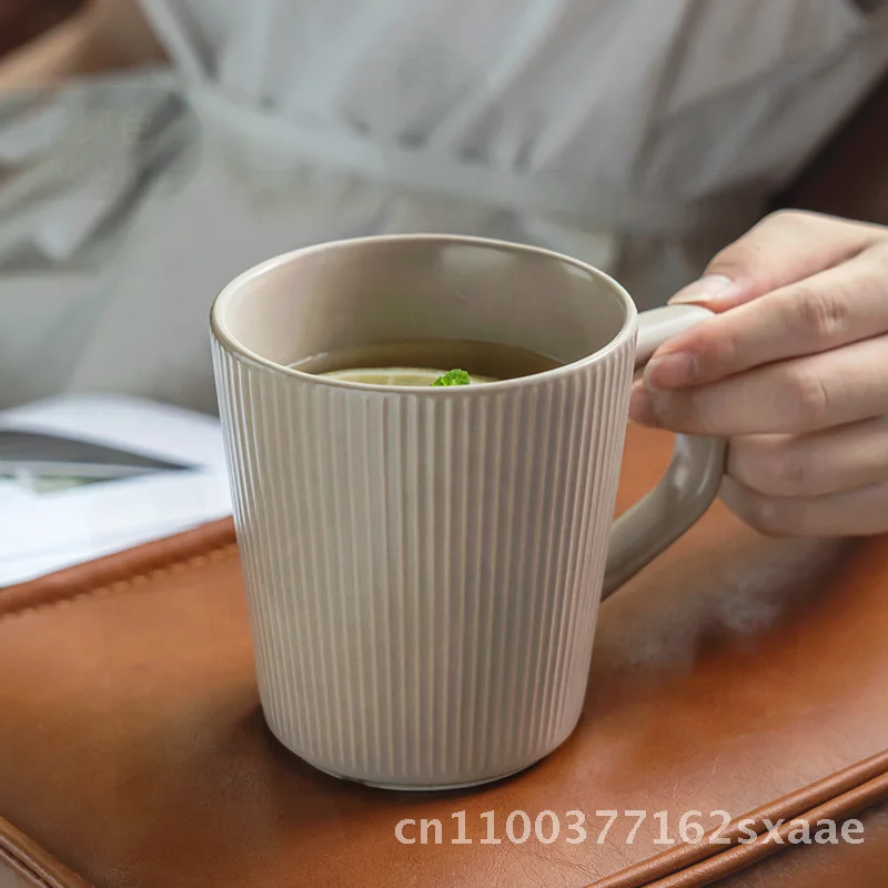 

Матовая керамическая кружка большой емкости, однотонная с тиснением, офисная чашка для воды, кофе, пара, универсальный скандинавский стиль, 500 мл