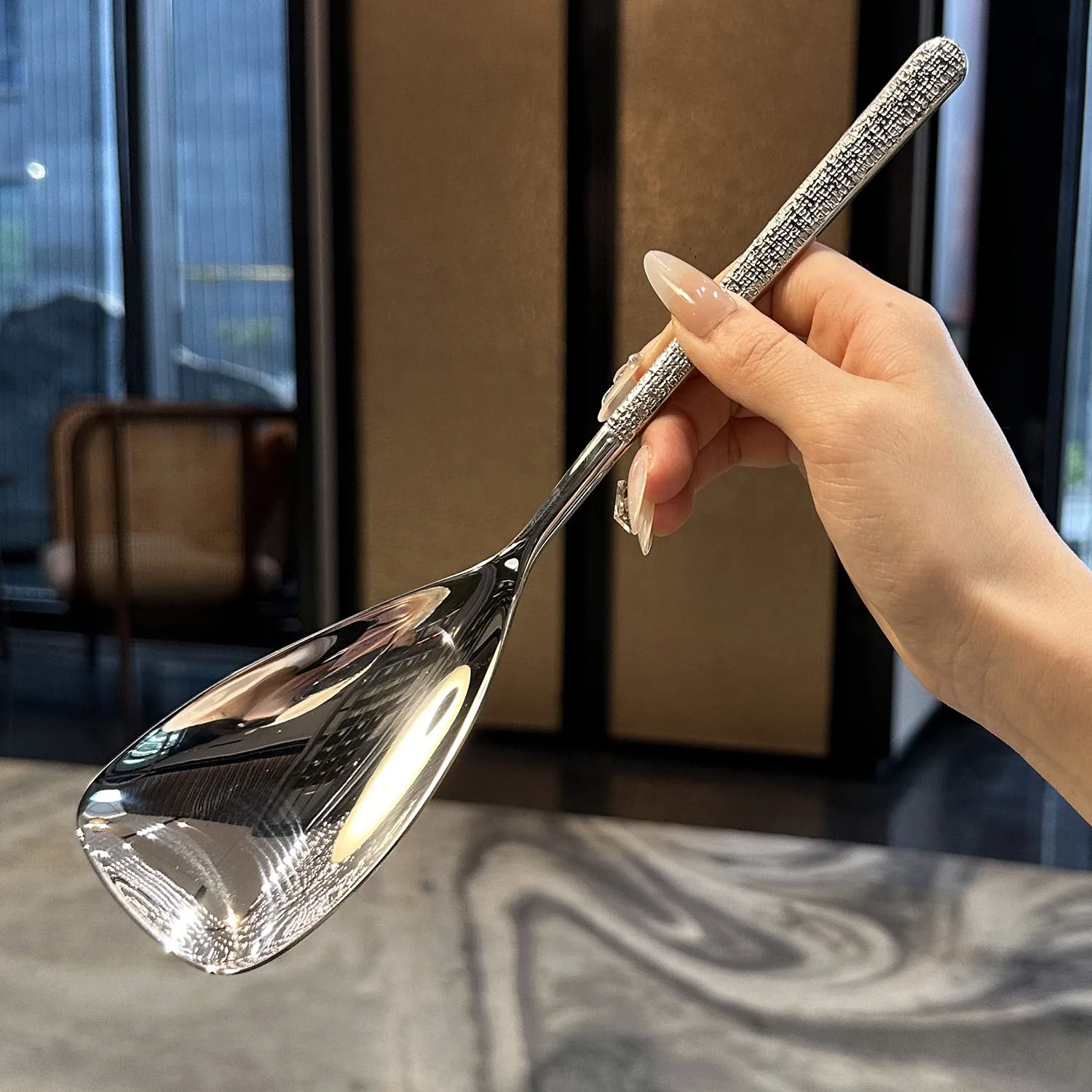 Restaurant Quality 1810 Stainless Steel Rock Pattern Serving Spoon for Home Use Hotel And Restaurant Shared Utensils