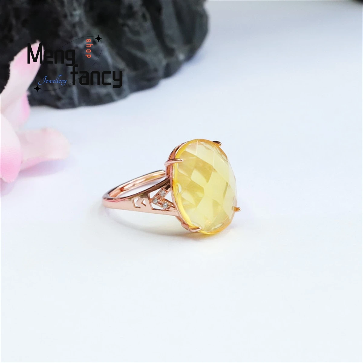 

Natural S925 Silver Inlaid Gold Pearl Water Purifying Amber Cut Double V Diamond Ring Simple Personality Fashion Luxury Jewelry