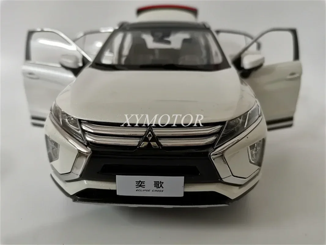 1:18 Voor Mitsubishi Eclipse Cross Suv Metalen Diecast Model Auto Speelgoed Geschenken Hobby Display Wit/Blauw/Rode Ornamenten Collectie