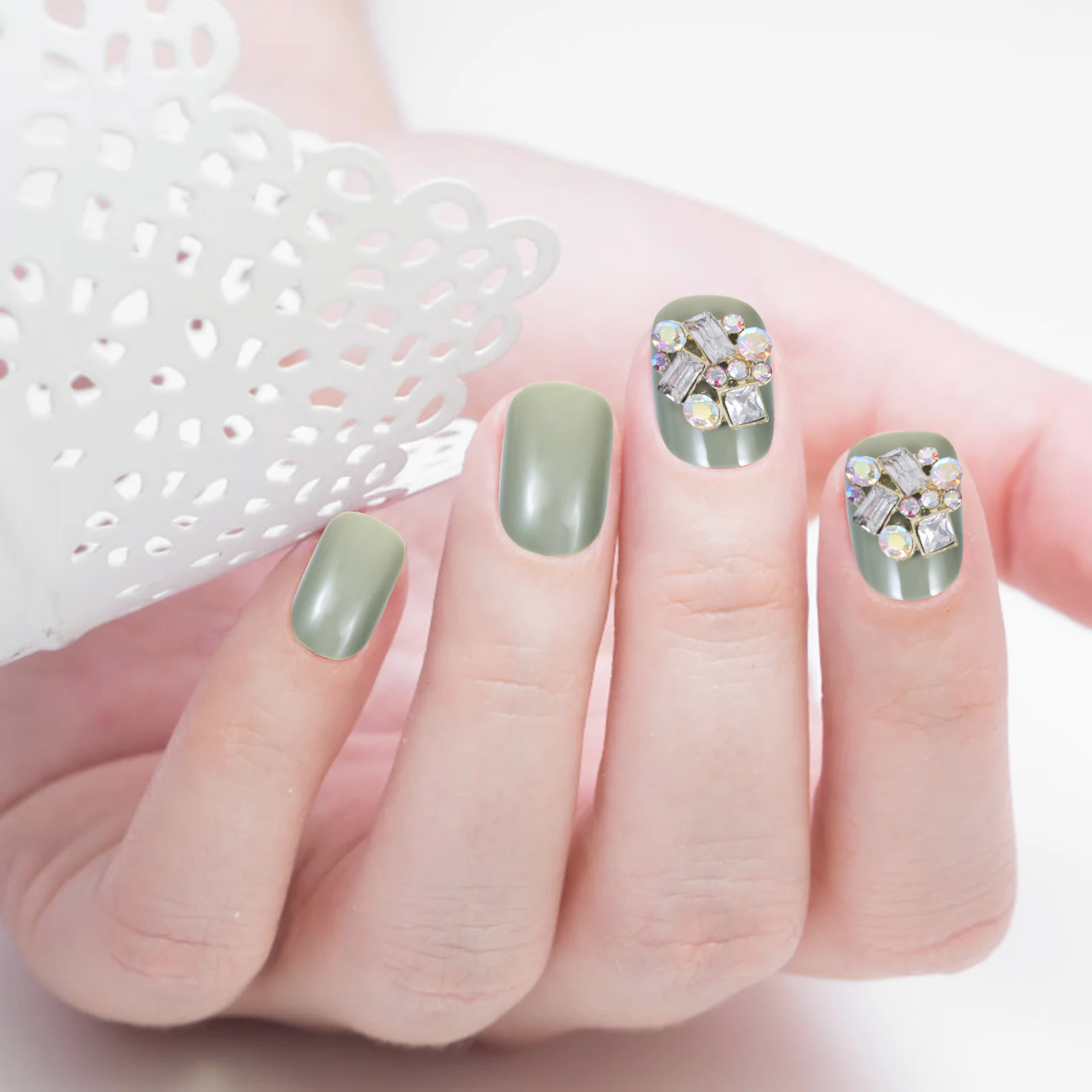 

24Pcs Detachable Fake Nails Tips Reusable Safe Scratch Resistant Nail Art Stickers Exquisite False Nail Fake Nails