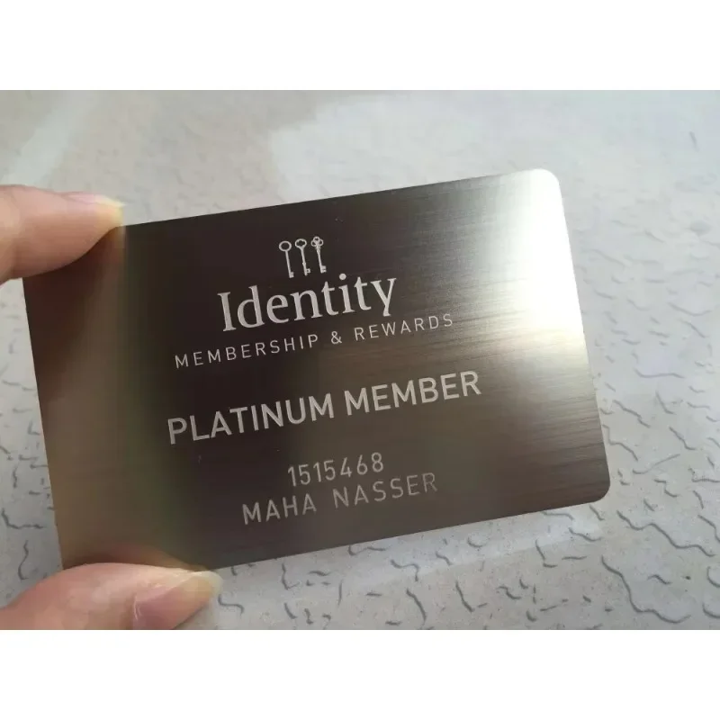 Produttore cinese Nastro di metallo Carte di credito vuote o specifiche Incisione laser Biglietto di metallo NFC aziendale in metallo