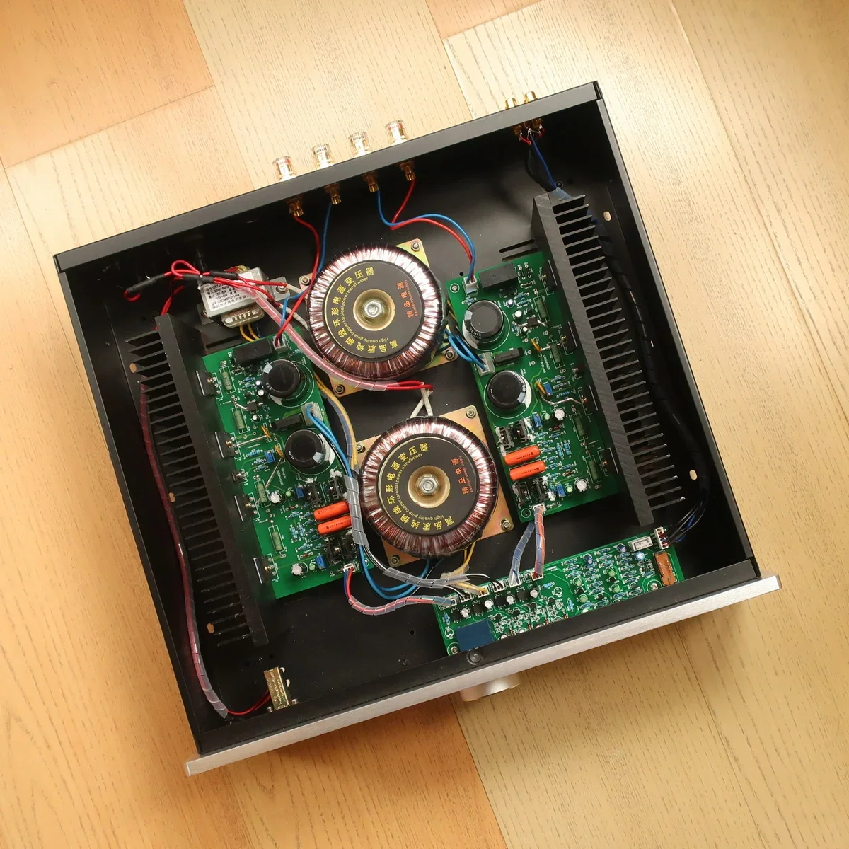 New HIFI combined power amplifier 50W dual loop transformer power supply high current high fidelity transistor