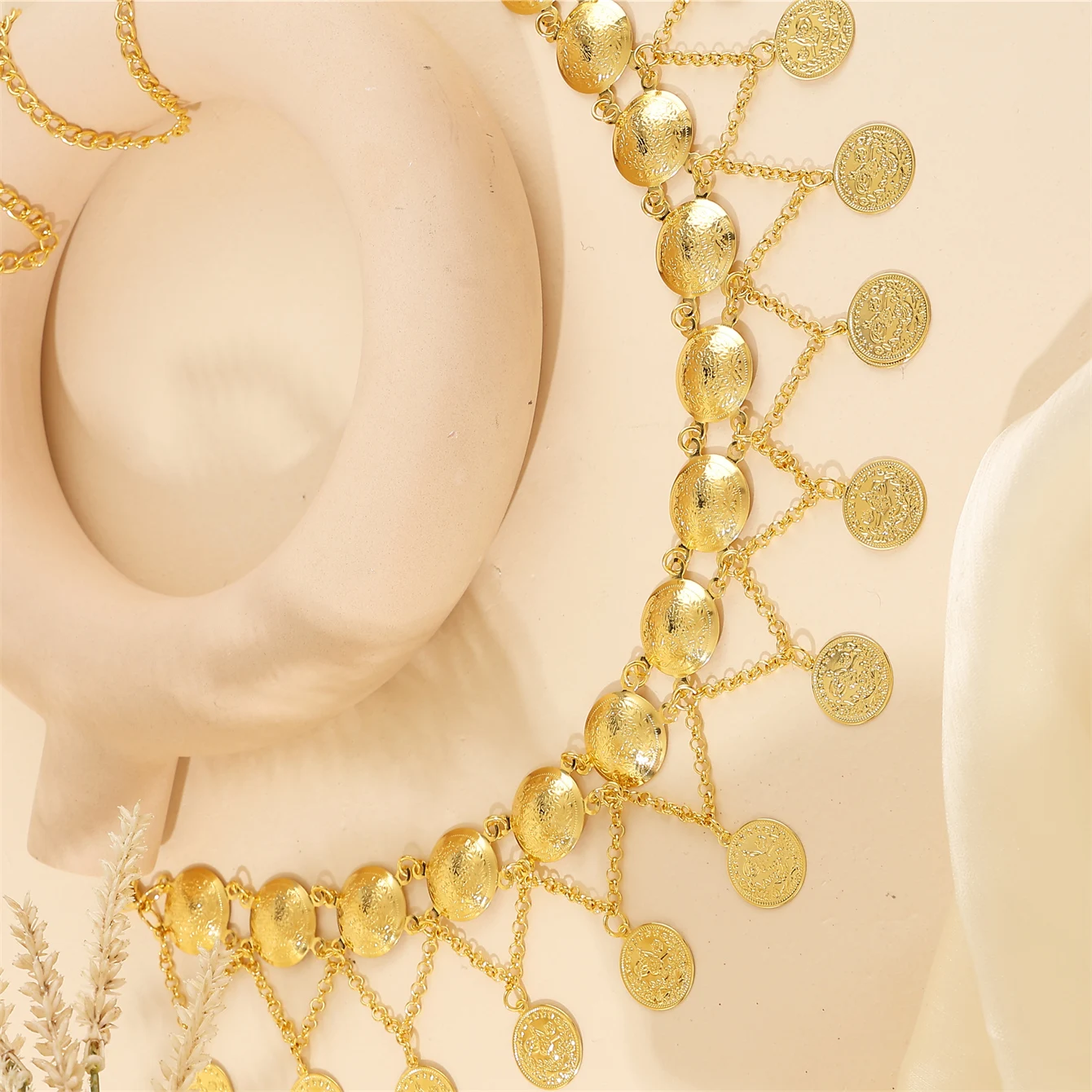 سلسلة خصر مصنوعة من خليط معدني للسيدات في المملكة العربية السعودية، تصميم رائع بشراشيب، مقاس قابل للتعديل مثالي لحفلات الزفاف والمهرجانات.