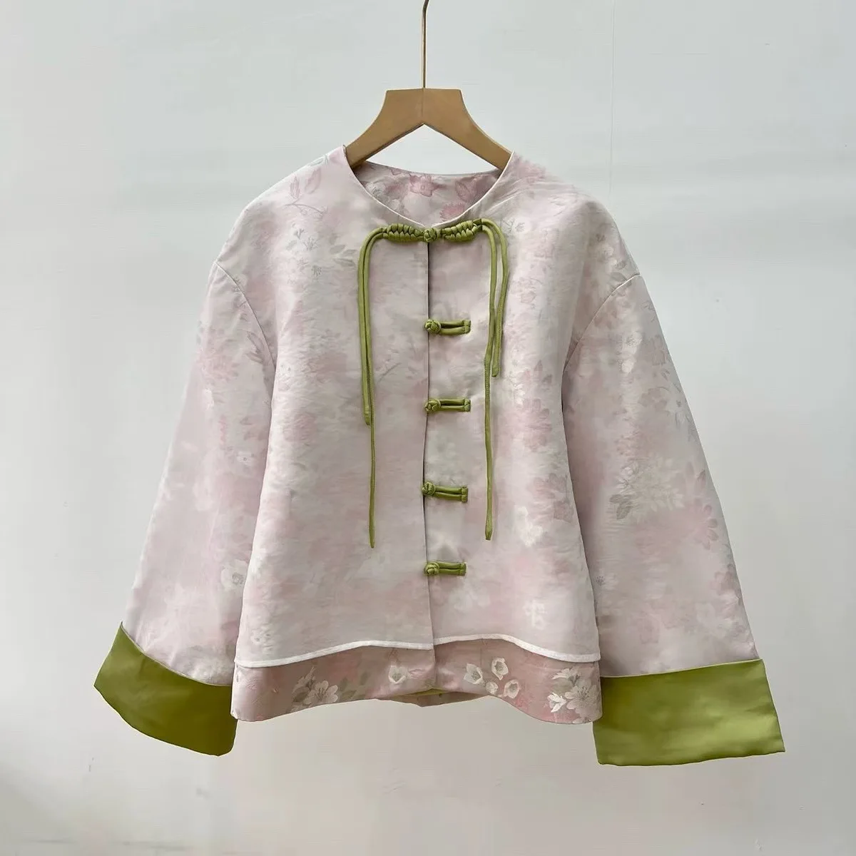 

New 2024 Autumn Winter Chinese National Sle Contrast Color Ogees Double Layer Satin Surface Embroidery Tassel Button Tang S...