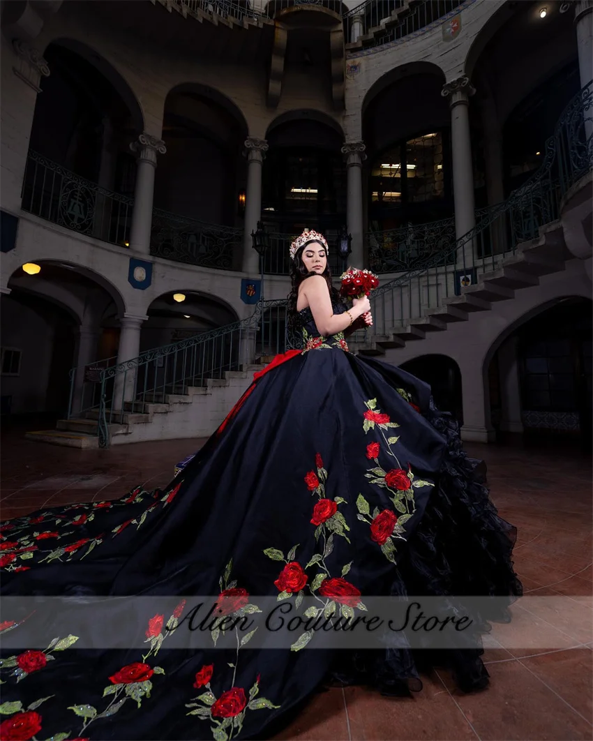 Рисунок 3 - Изысканное мексиканское черное платье Qinceanera