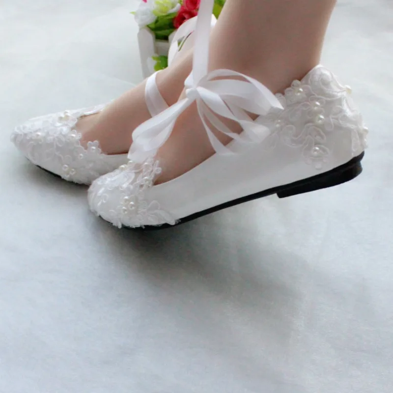 2023 Fashionable White Wedding Dress Shoes Kitten High Heels Patent Leather Lace Beaded Bride Shoes