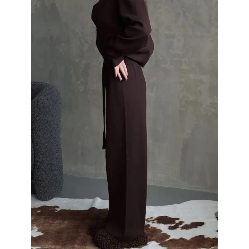 ชุดเซ็ตเสื้อคาร์ดิแกนและกางเกงไหมพรมแบบซิปสำหรับผู้หญิง สไตล์ทันสมัย ทรงเข้ารูป เหมาะสำหรับใส่ไปทำงาน ชุดลำลองสุดชิคสำหรับฤดูใบไม้ร่วงและฤดูหนาว