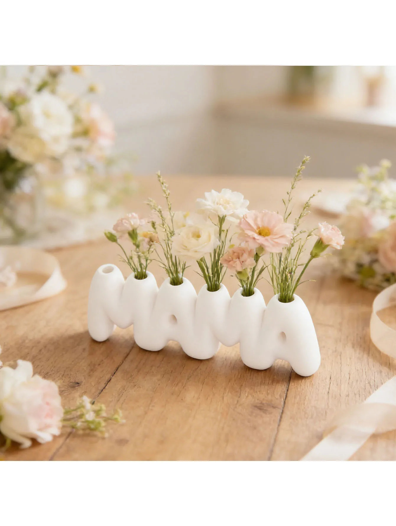 3D Printed MAMA Alphabet Shaped Vase Mother's Day Creative Six-Pronged Flower Arrangement Desk Decor Gift for Mom