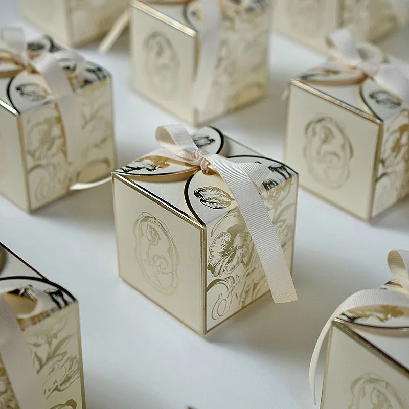 

Upscale Gilded Candy Box 7X7X7cm Wedding Favor Boxes Chocolate Gift Boxes For Wedding Bridal Baby Shower Birthday Party Supplies
