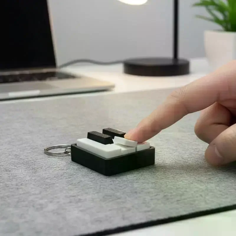 Mini Piano Keyboard Fidget Clicker Toy Easy to Clean Portable Keyring Soft Press for Adults Kids Daily Anxiety Relief