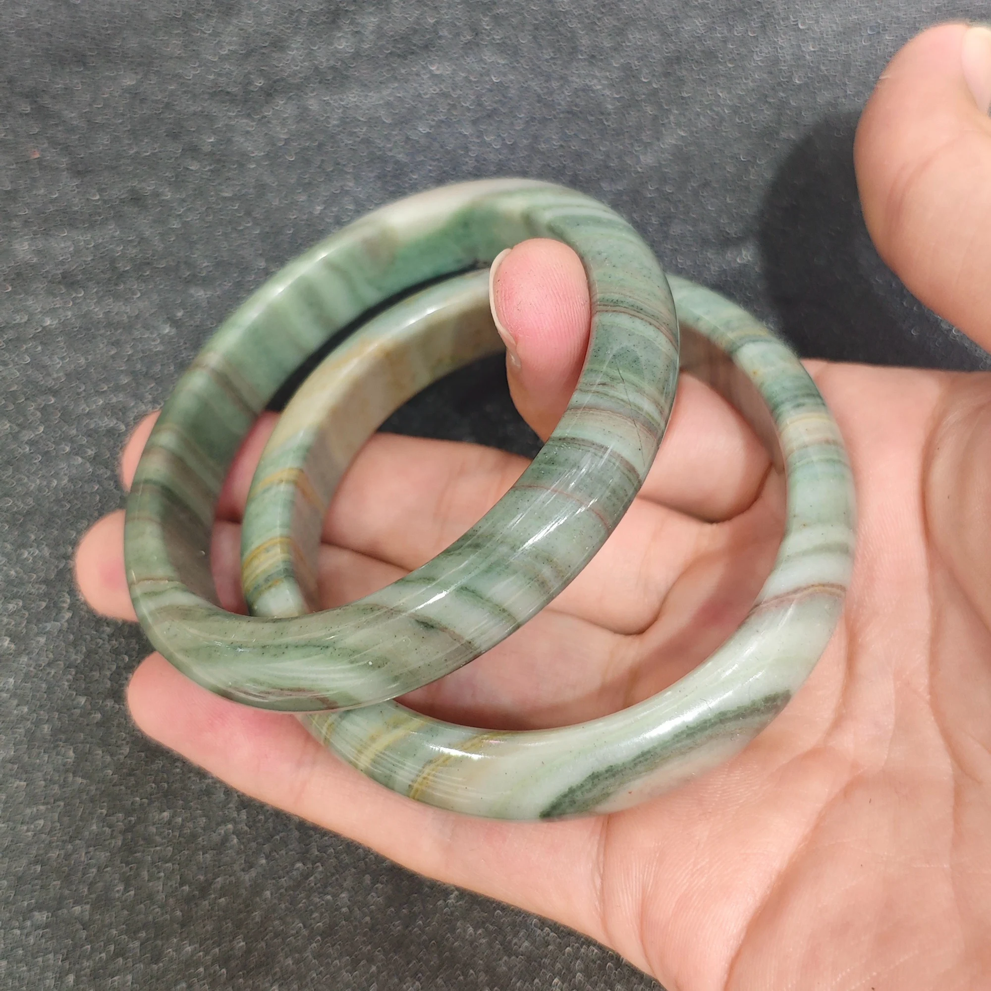 Natural Green Alashan Agate Bangle Bracelet Gemstone Smooth Bangle Desert Crystal Banded Silk Jewelry Present Supply 1 Piece