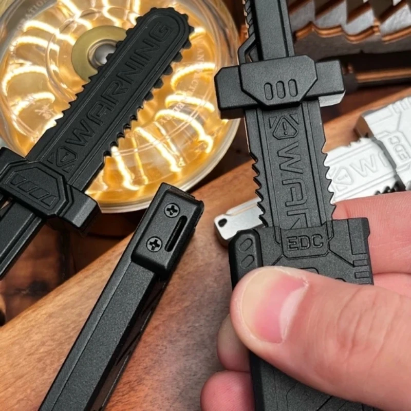EDC 玩具　おもちゃ　サイバー風金属製剣型おもちゃ　限定品 Amazon.co.jp: 精巧に彫刻された剣EDC Fidget Toy フィジェットトイ その他
