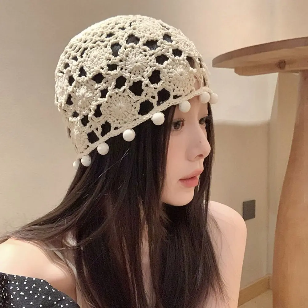قبعة محبوكة مجوفة قابلة للتنفس من الدانتيل على شكل زهور قبعة بيريه كاجوال صيفية للنساء