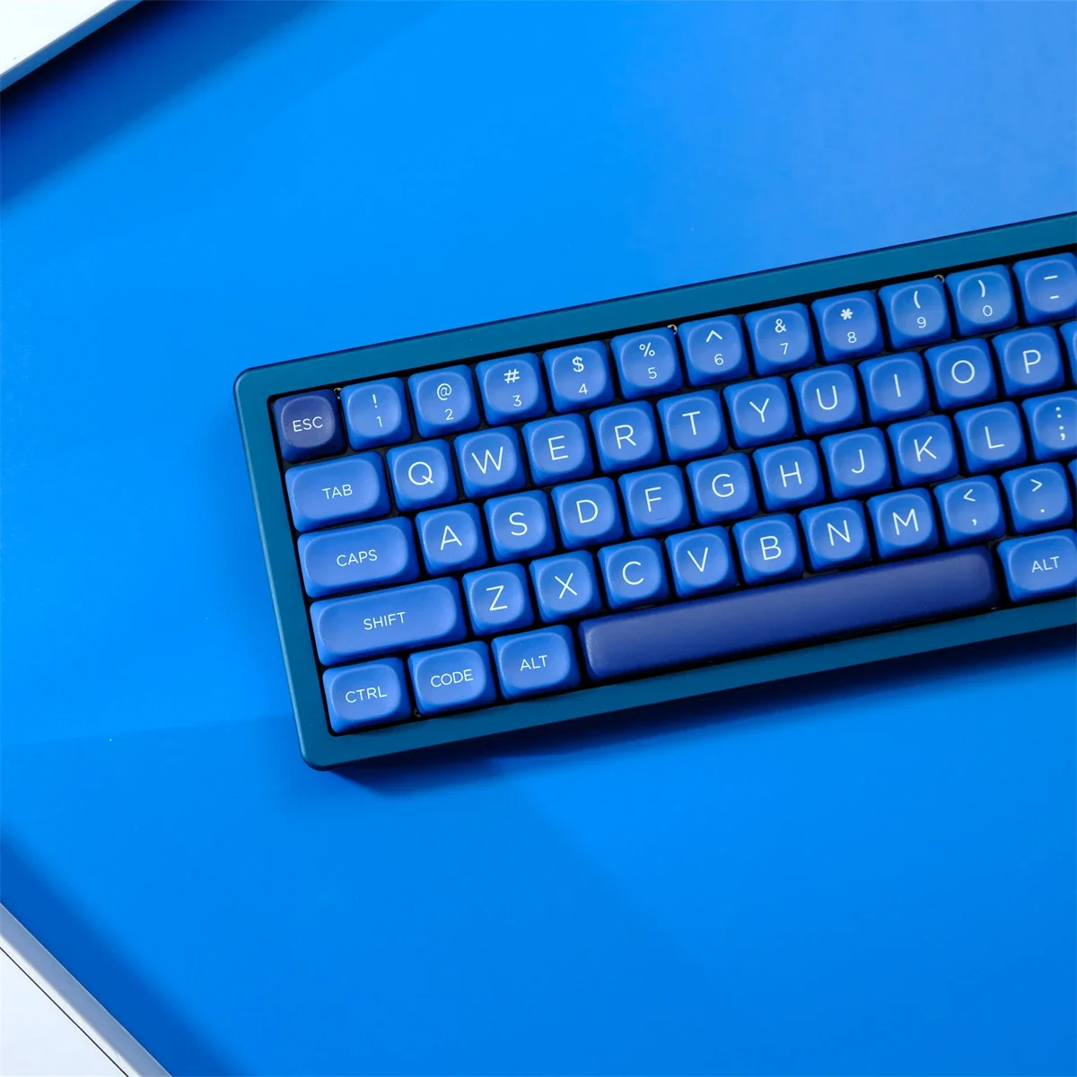 

Материал PBT GMK Striker Dye Sublimation MOA Profile Keycaps Set Подходит для переключателей MX 61/64/68/75/86/98/104 Механическая клавиатура