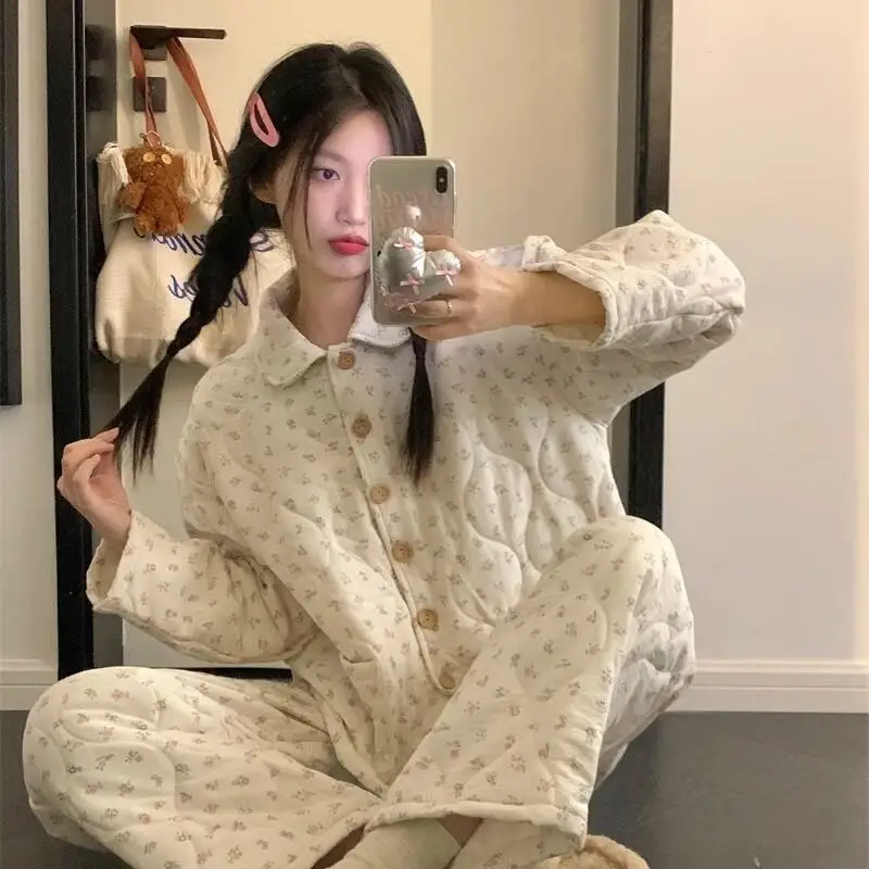 بيجامة نسائية صغيرة مطبوعة بالزهور من القطن الهوائي للفتيات للخريف والشتاء سميكة من الفلانيل مبطنة بالصوف طقم ملابس منزلية بنمط جديد