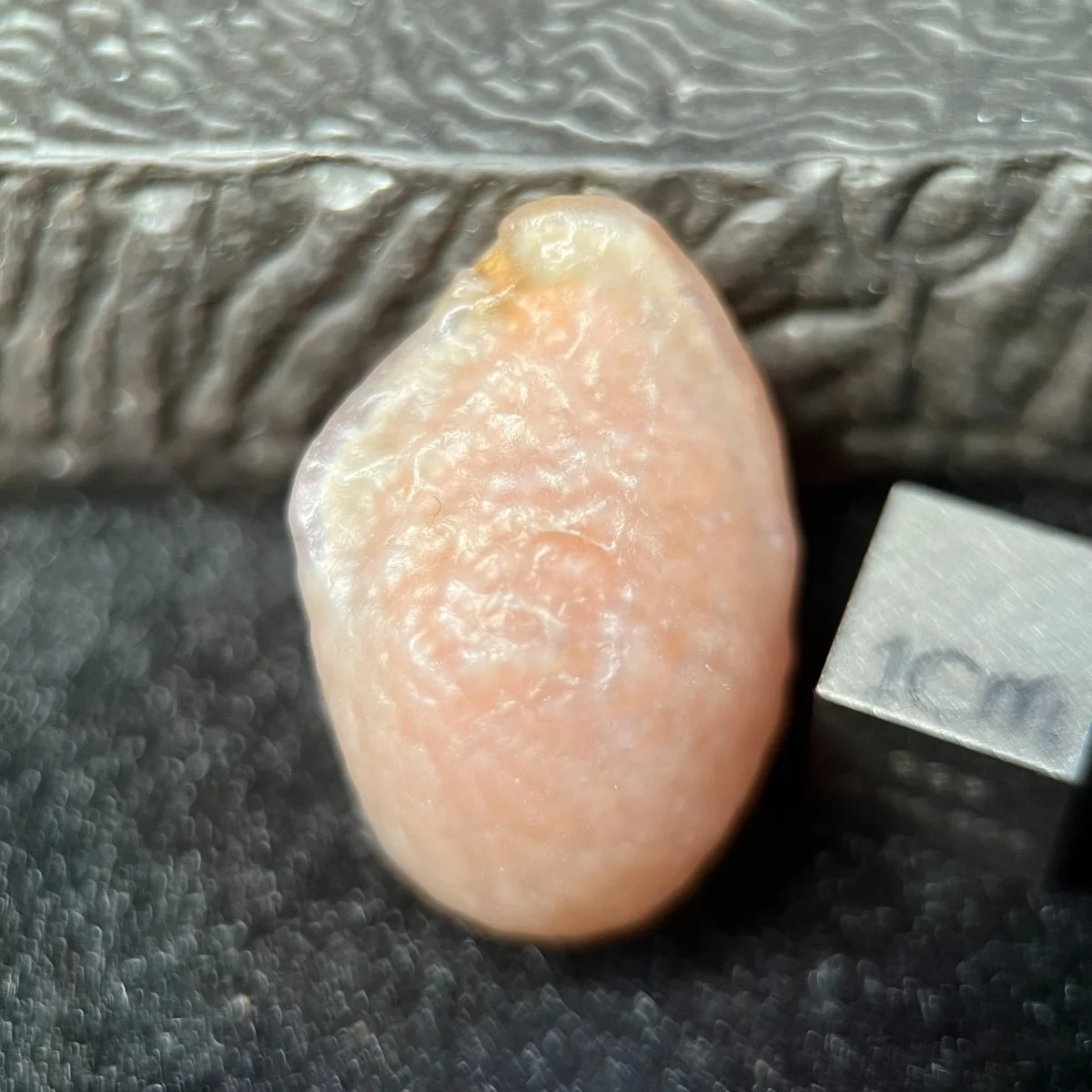 Earthy Tone Banded Pattern Alashan Agate,Glass Vial Display, 10-15mm Unpolished, Shelf Display.Candy Agate