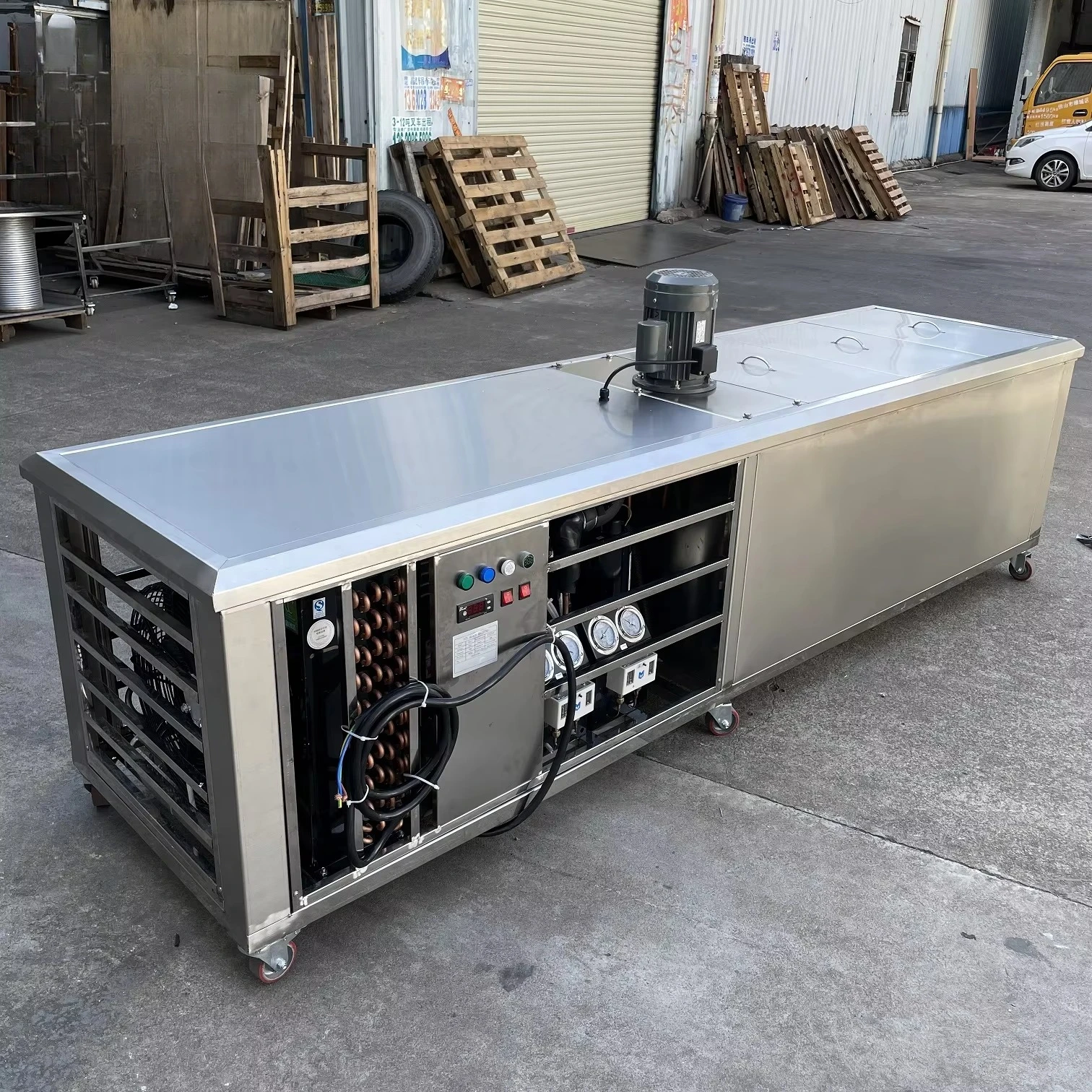 FOODLINE Budget Automatic Ice Making Machine Simple Operation Low Noise Compressor Small Cafe Cold Drink Device
