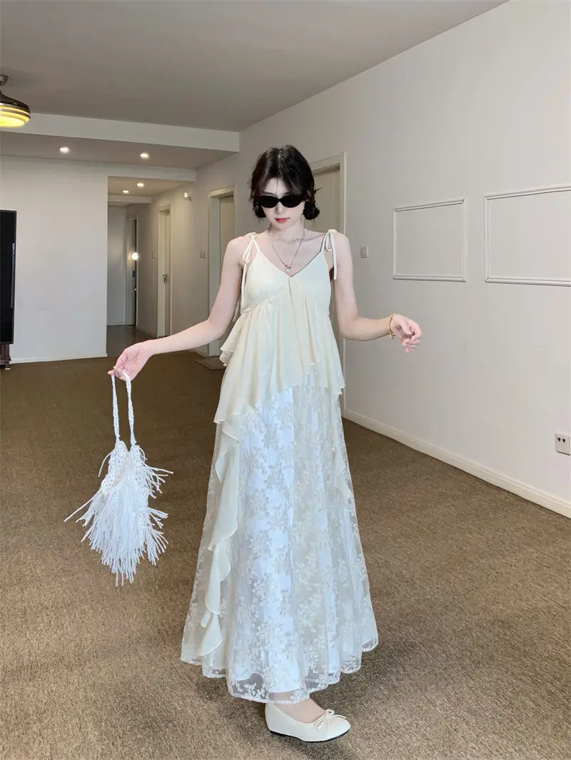 

Two Pieces Set for Women High-end Elegant Stylr Temperature Ruffled V-neck Suspender Top + Lace Spliced Hollow High-waist Skirt