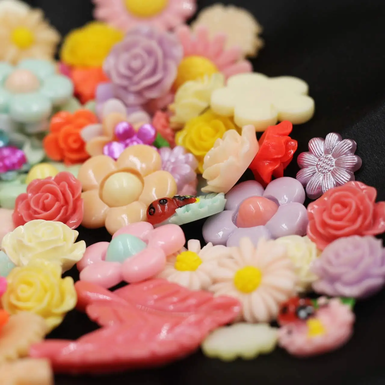 200PCS Flatback Resin Multi-shape Flowers Charm Cameos Cabochon Mix 10-30mm DIY Handicrafts Decoration Jewelry Accessories