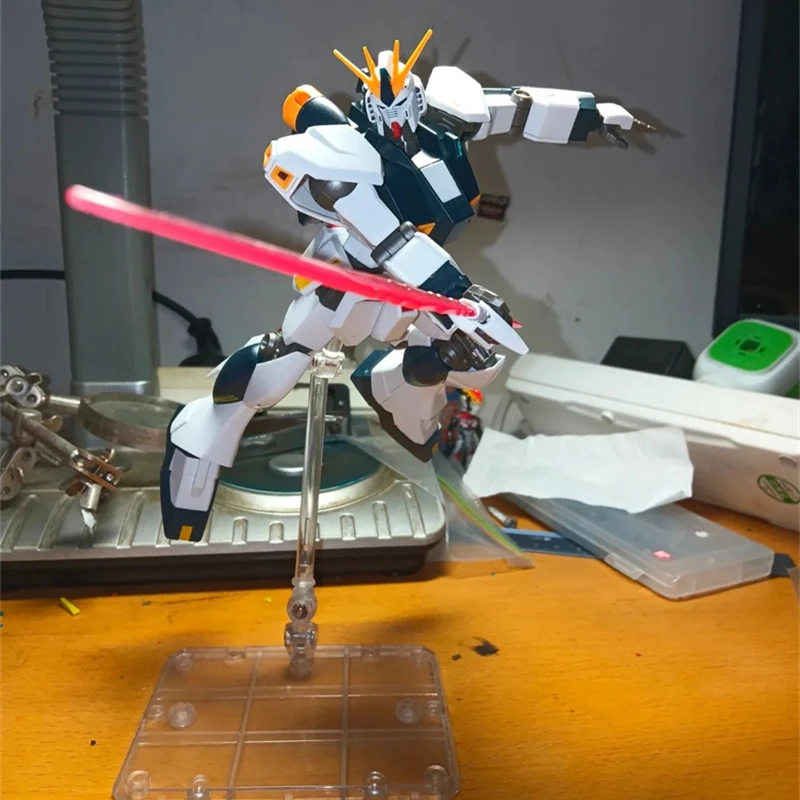 โมเดล Bandai Hguc νgundam RX-93ของขวัญวันเกิดเด็กชายเมชาแบบทำมือประกอบฟิกเกอร์ที่ระลึกเครื่องประดับอะนิเมะต่อพ่วง