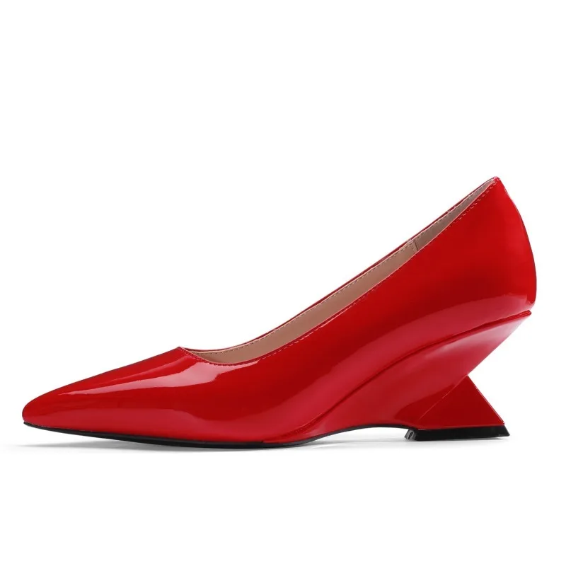 

Новые модные туфли на высоком каблуке нестандартной формы, женские черные, красные туфли для поездок на работу, римские одинарные туфли с острым концом
