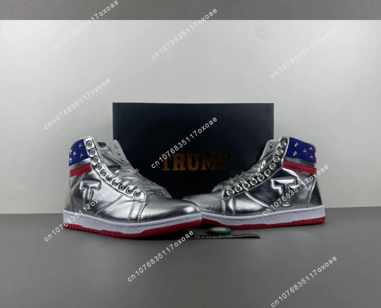 Sepatu tembak pria wanita ukuran besar 47 48 Trump membuat saya lebih kuat 2024 Sneakers emas tidak pernah menyerah sepatu Gym sepatu bot dengan topi