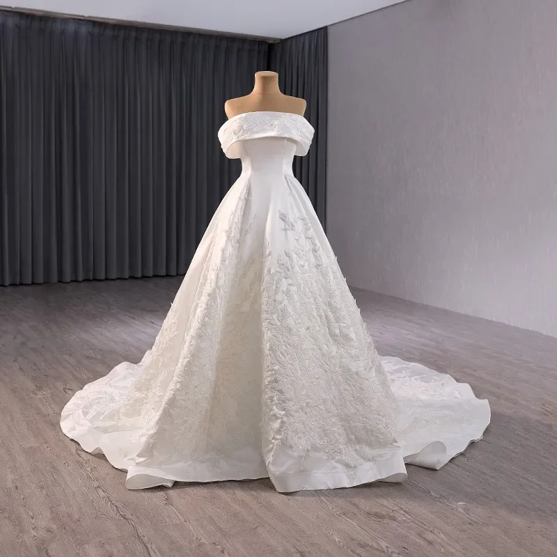 

Customized High-End White Bead Lace Floral Satin Wedding Dress For 2025 Ball Dress Strapless Sleeveless Backless Church Wedding