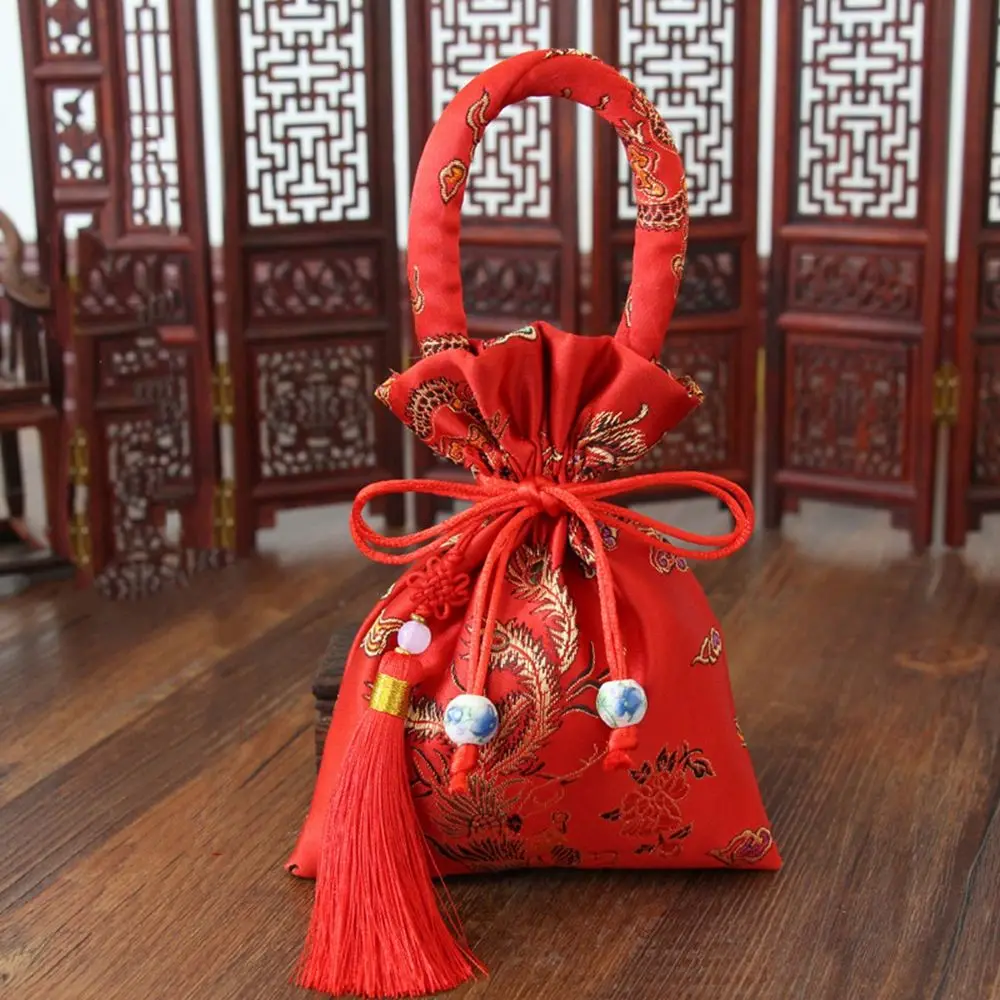 

Creative Red Brocade Chinese Knot Bride and Groom Wedding Wedding-favor Gift Candy Bag Package Bag Handle Bag