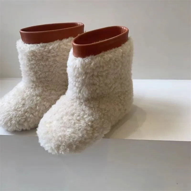 รองเท้าบูทขนสัตว์สำหรับเด็กผู้หญิงแฟชั่นใหม่ปี 2025 รองเท้าบูทกันหนาวบุขนสำหรับเด็ก รองเท้าบูทหิมะบุขนสำหรับเด็ก รองเท้าบูทผ้าฝ้ายสำหรับเด็ก รองเท้าบูทขนสัตว์แบบหุ้มข้อกลาง