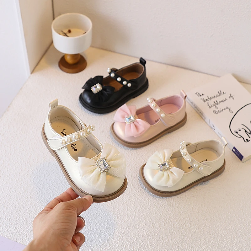 

Кожаные туфли для маленьких девочек на свадьбу, расшитые бисером и бантом, милая модная детская повседневная обувь принцессы для малышей, размеры 21–30 лет