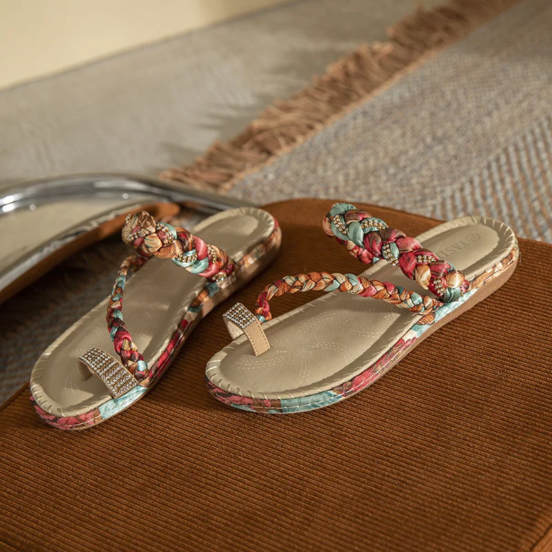 

2025 New Bohemian European Fashion Wood Bead Rhinestone Wedge Heel Comfortable Large Size Women's Sandals