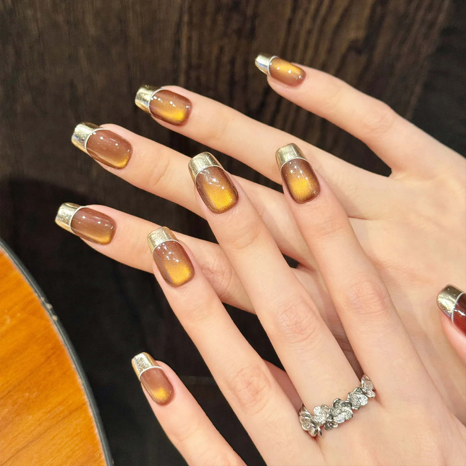 

10pcs Caramel Glass Bead Cat's Eye Press On Nails Gold Edge French Style Ins Simple Handmade False Nails Spicy Girl Fake Nail