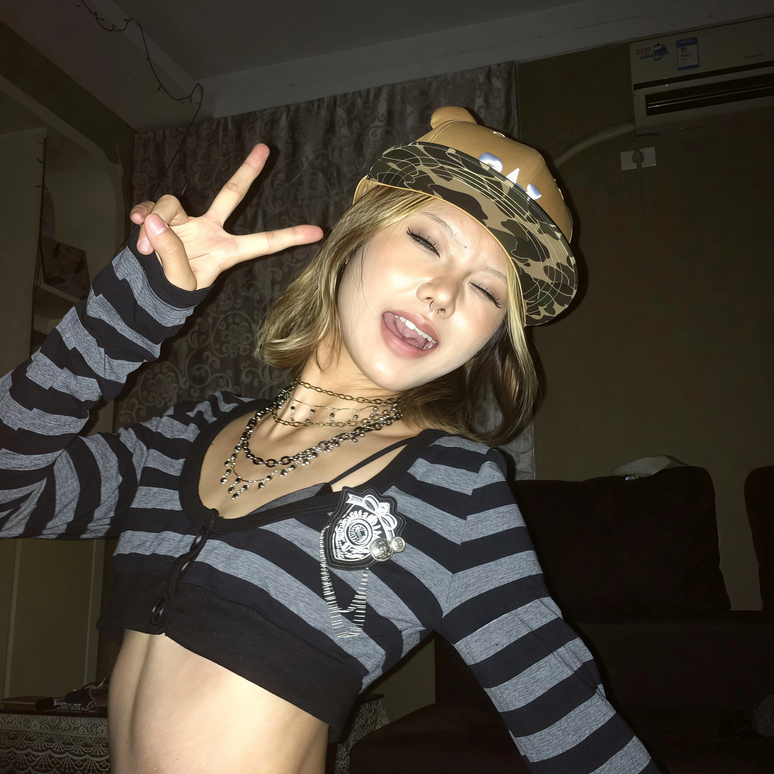 Y2K Gestreiftes Strick-Crop-Top für Damen, Tiefer U-Ausschnitt, Ein-Knopf-Verschluss, Langarm, Figurbetont, Coquette Streetwear Kurze Bluse – Detail 8