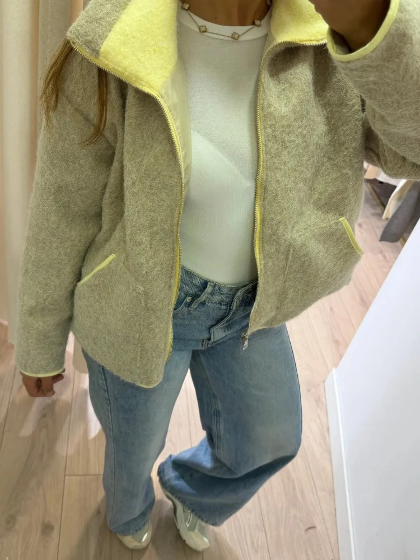 

2026 Spring patchwork color-blocking cardigan, elegant long-sleeved design with pockets and zipper, lamb fur short jacket