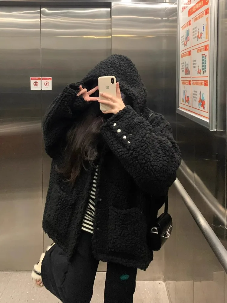 

2025 New Bla Faux Fur Lamb Skin Coat Women's ort Thiened Eco-friendly Wool High Quali Top Winter Faion Outerwear