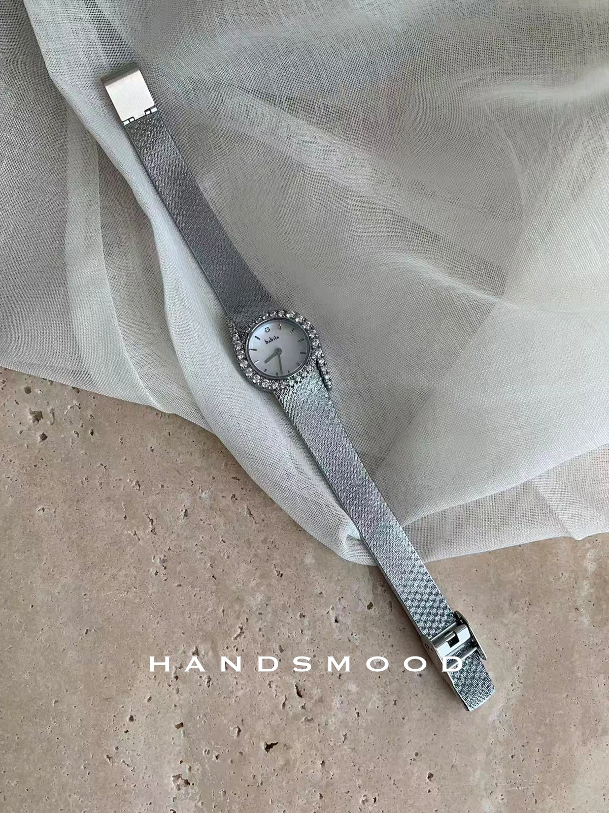 ساعة نسائية أنيقة، طراز ريترو، موضة مستديرة، ساعة نسائية راقية، هدايا للنساء، إكسسوارات نسائية، هدايا نسائية