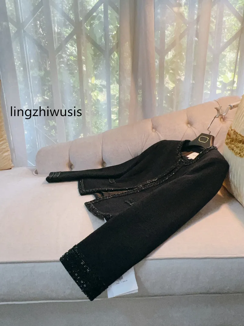 

lingzhiwusis French Vintage Luxury Handmade Beading Black Ladies Elegant Top Quality Woolen Outerwear New Arrival