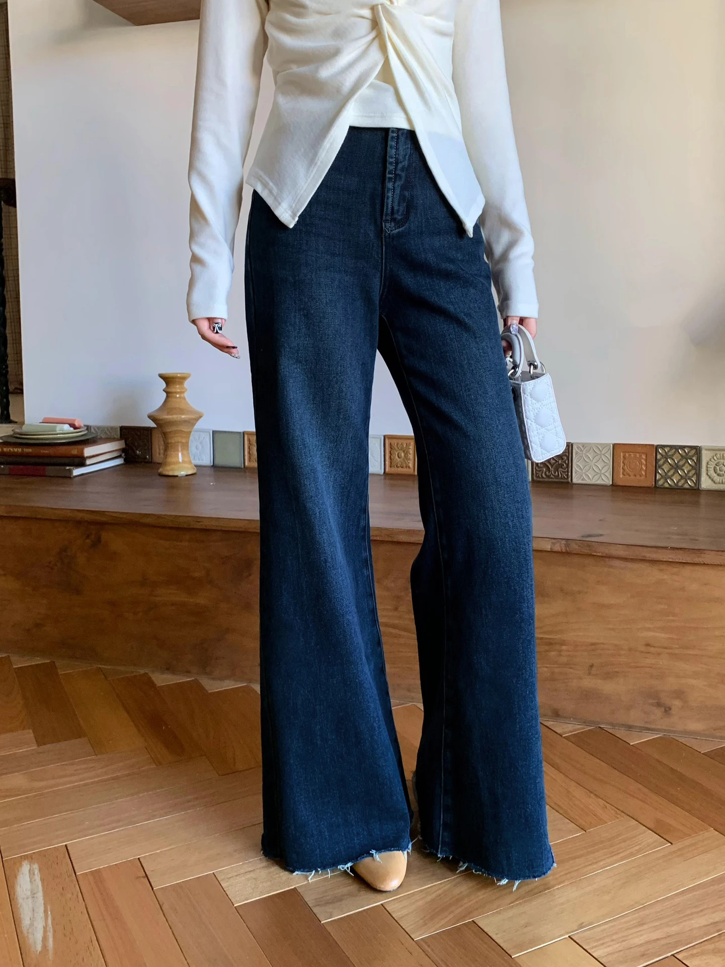 

Модные женские джинсы-клеш с высокой талией для ранней зимы, удлиненные, на флисовой подкладке, в стиле ретро, облегающие, рваные, из денима