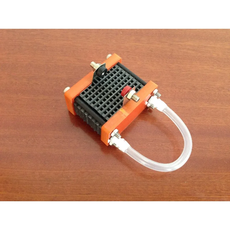 2W fuel cell, hydrogen fuel cell, proton exchange membrane fuel cell, self-breathing stack, fanless