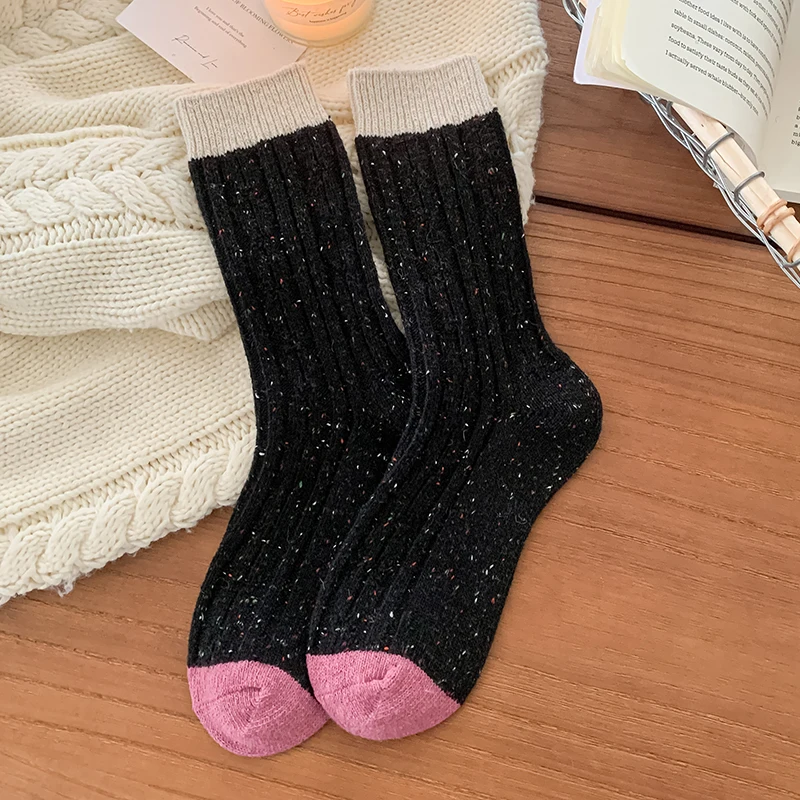 Atmungsaktive Lässige Retro-Dicksocken für Damen Warme Outdoor-Komfortsocken Neue Hochwertige Herbst-Winter Mehrfarbige Crew-Socken